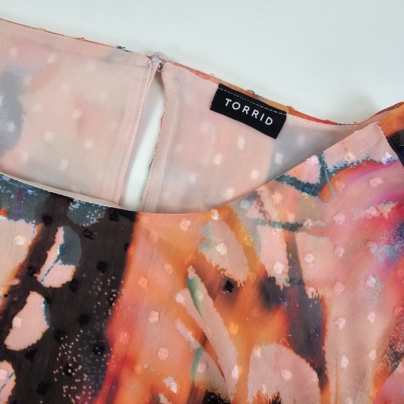 Torrid Women's Clip Dot Blouson Chiffon Blouse Top Size 2X - Picture 4 of 5